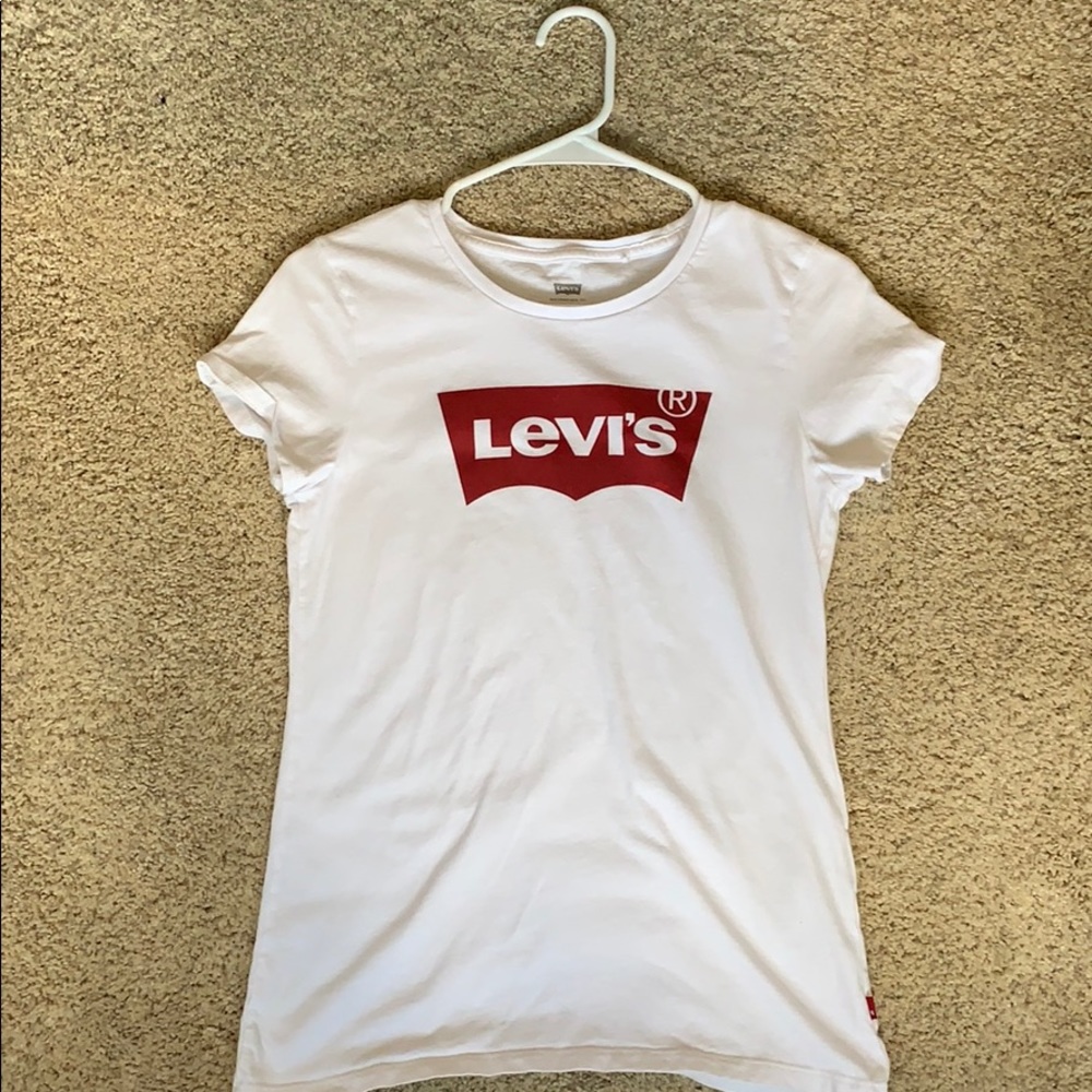 Levi’s t-shirt